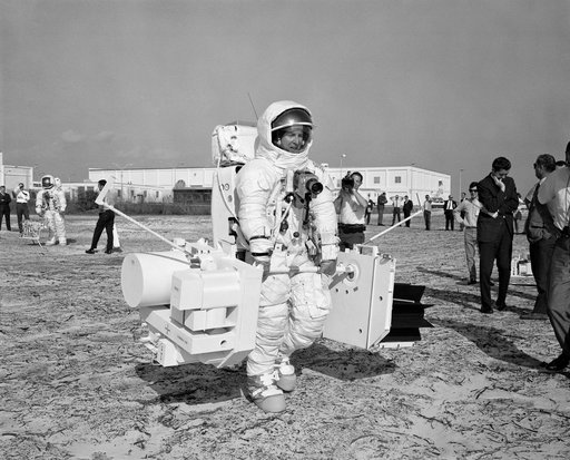 Apollo 13 astronauts participate in walk-through of EVA timeline at KSC