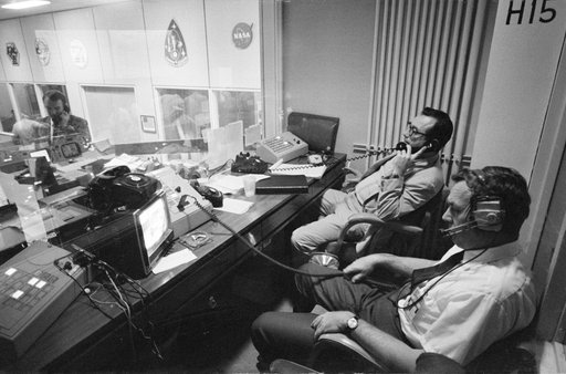 Mission Control Center (MCC) View - Apollo 13 Oxygen Cell Failure - MSC