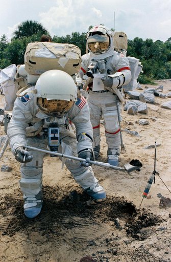 APOLLO 17 - CREW TRAINING - EXTRAVEHICULAR (EVA) - KSC