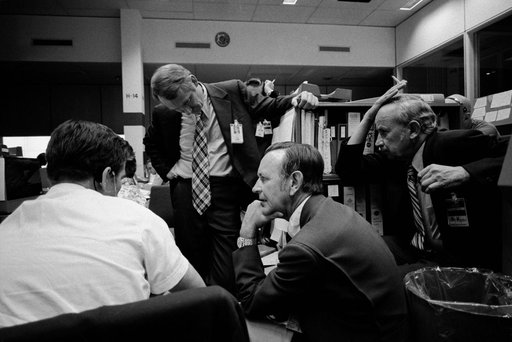 NASA OFFICIALS - MISSION OPERATIONS CONROL ROOM (MOCR) - MONITORING PROBLEMS - SKYLAB (SL)-3 COMMAND MODULE (CM) - JSC