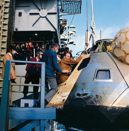 ASTRONAUT LOUSMA, JACK - EGRESS - SKYLAB 3 COMMAND MODULE - PACIFIC