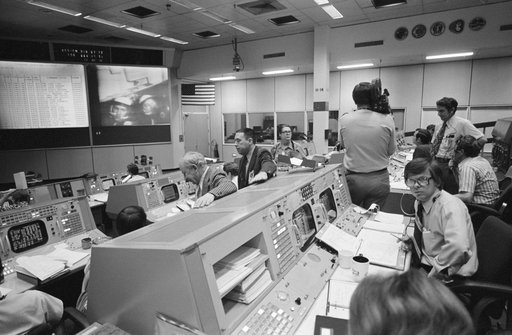 BLDG. 30 - APOLLO-SOYUZ TEST PROJECT (ASTP) SIMS - FLIGHT DIRECTION - JSC