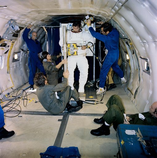 ASTRONAUT YOUNG, JOHN W. - ZERO-GRAVITY (ZERO-G) - KC-135