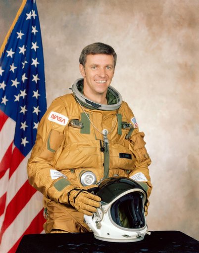OFFICIAL PORTRAIT - ENGLE, JOE, ASTRONAUT