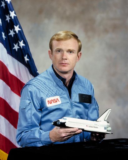 OFFICIAL PORTRAIT - BRIDGES, ROY D., JR., ASTRONAUT-CANDIDATE