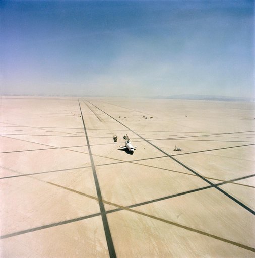 POST-LANDING - STS-I - EDWARDS AFB (EAFB), CA