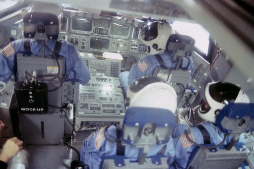 CREW TRAINING (EGRESS) - STS-6 - JSC