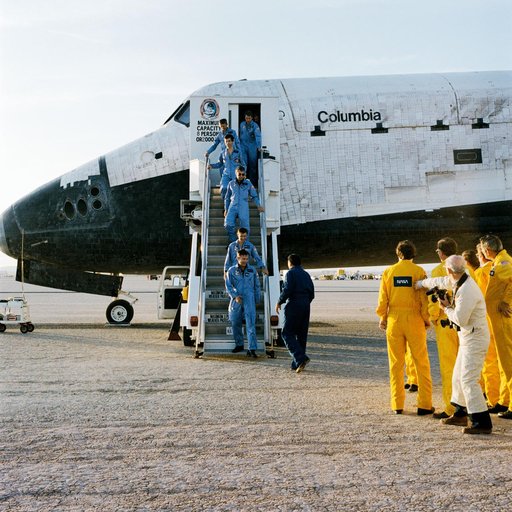 LANDING - STS-9/41A - EDWARDS AFB (EAFB), CA