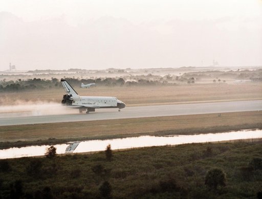 Landing - Shuttle Challenger - STS-41B Mission - KSC
