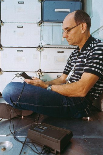 Crew Training - STS-24/51B - JSC