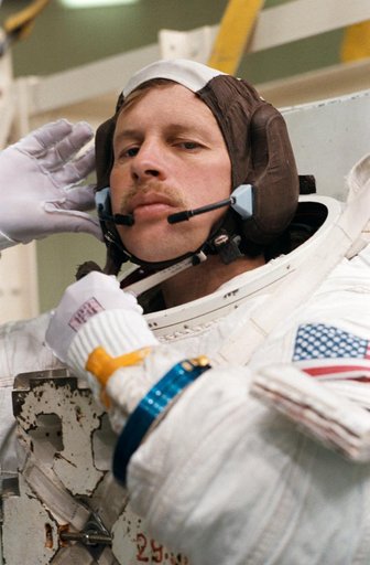 Crew Training (SYNCOM IV) - STS-23/51D - JSC