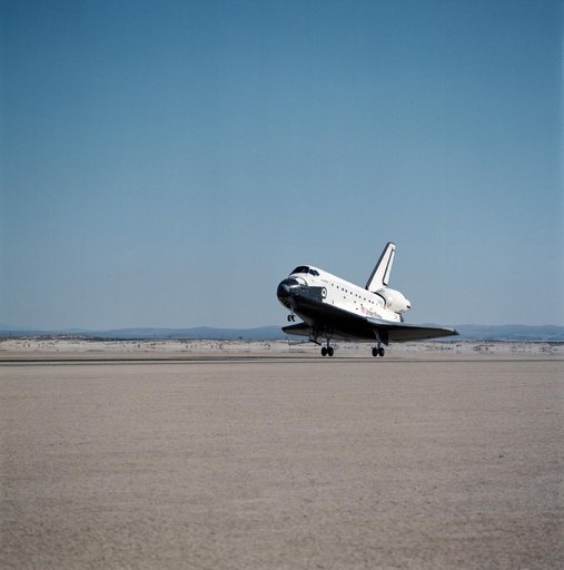 LANDING - STS-28/51J - DRYDEN FLIGHT RESEARCH FACILITY (DFRF), CA