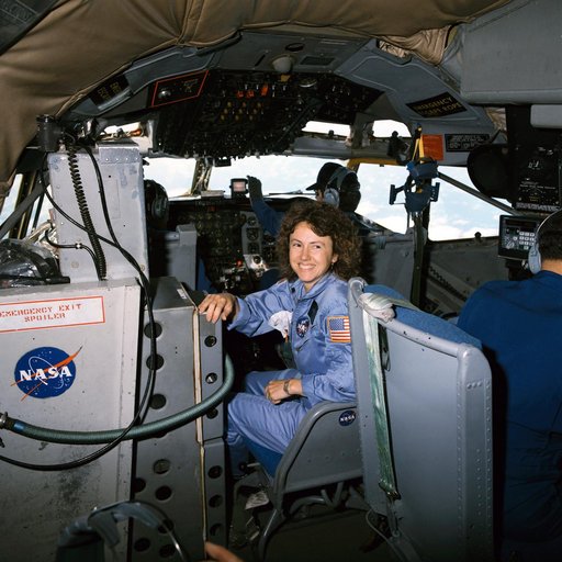 CREW TRAINING - STS-33/51L (ZERO-G)