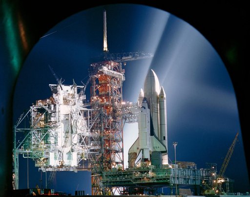 STS-1 COLUMBIA - ORBITER VEHICLE (OV)-102 - PREFLIGHT NIGHT PROCESSING - KSC