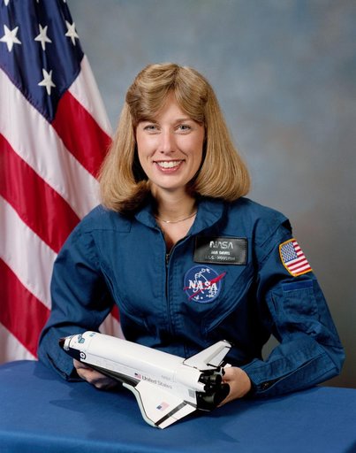 Official portrait of 1987 astronaut candidate N. Jan Davis