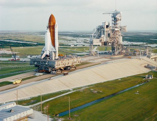 STS-26 Discovery, Orbiter Vehicle (OV) 103, roll out to KSC LC pad 39B