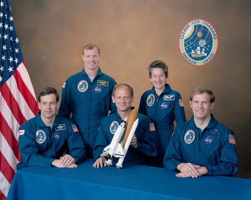 STS-30 ATLANTIS, ORBITER VEHICLE (OV)-104 - OFFICIAL CREW PORTRAIT