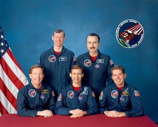 STS-28 Columbia, OV-102, official crew portrait
