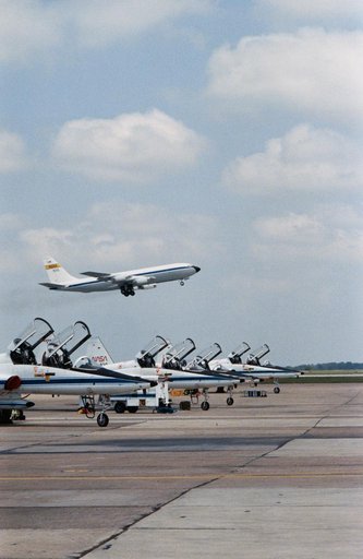 JSC/NASA aircraft operations at Ellington Field