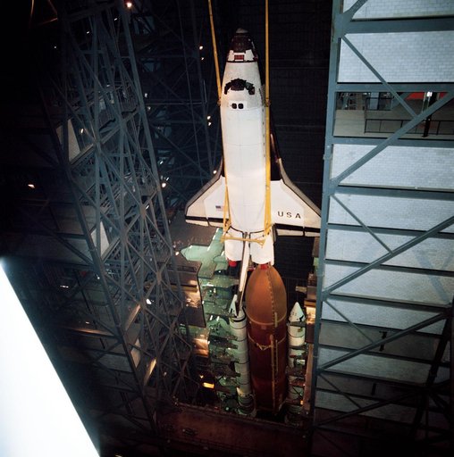 STS-28 Columbia, Orbiter Vehicle (OV) 102, ET/SRB mating operations at KSC