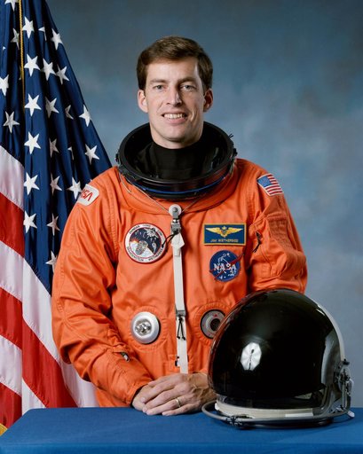 Official portrait of astronaut James D. Wetherbee
