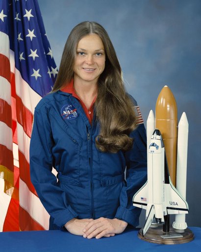 Official portrait of astronaut Tamara E. Jernigan