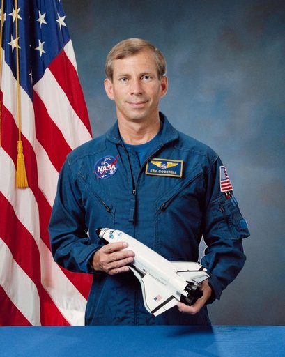Official portrait of astronaut candidate Kenneth D. Cockrell