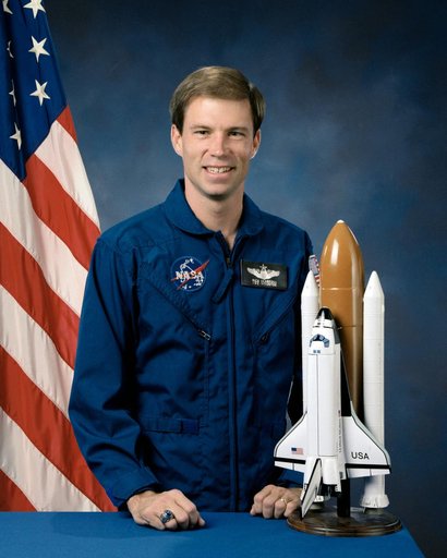 Official portrait of Capt. Richard A. Searfoss, U.S. Air Force