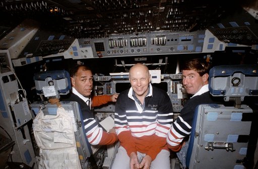 STS-44 Atlantis, OV-104, crewmembers participate in FB-SMS training at JSC
