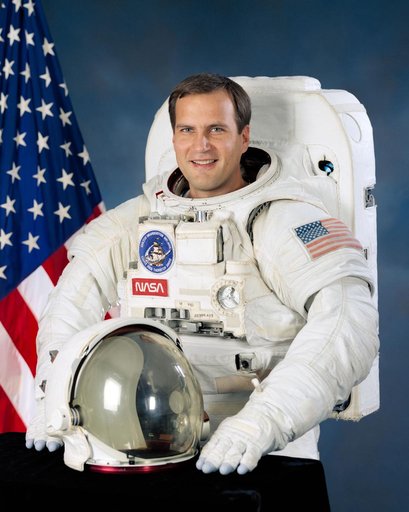 Official portrait of astronaut Richard J. Hieb