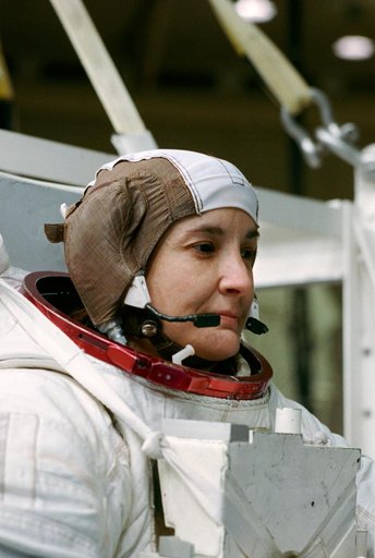 Astronaut Linda Godwin during contingency EVA training in WETF