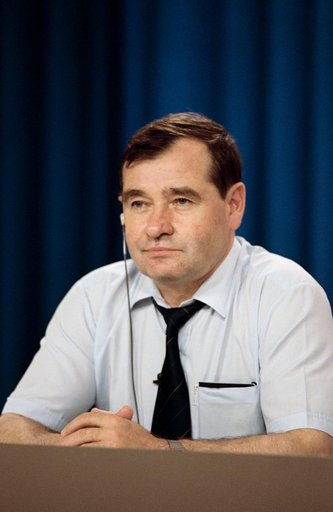 Cosmonaut Strekalov during STS-71 news conference