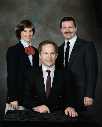 Portrait of Mir 19 crewmembers