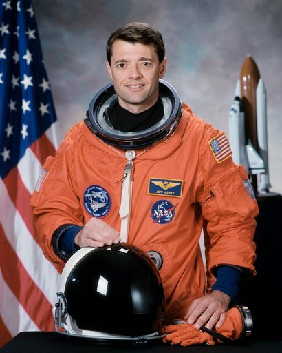 Official portrait of astronaut Jeffrey S. Ashby