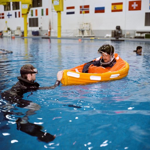 The crew of STS-96 during bailout training in the Neutral Buoyancy Lab