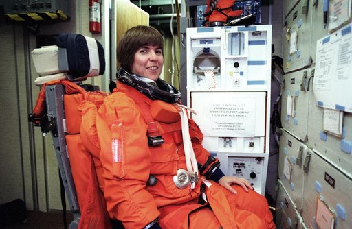 STS-99 crewmembers train in orbiter mock-up