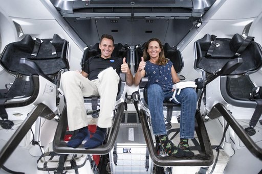 SPACEX_Crew_5_Capsule_Training_20211118_DSC00905