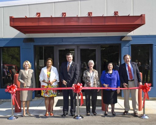 Stennis cuts ribbon on records retention facility