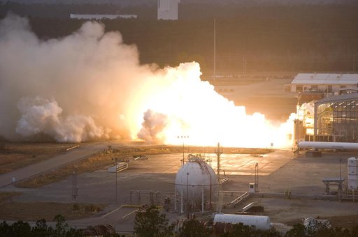 AJ26 engine test