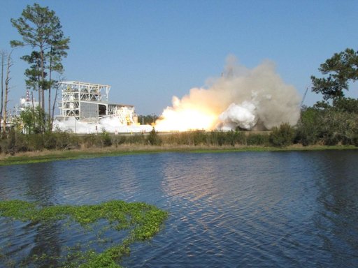 AJ26 engine test