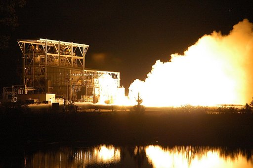 AJ26 engine test