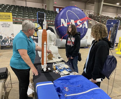 NASA Stennis Inspires Students at Hattiesburg Event