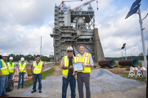 NASA Stennis Leaders Recognize Employees for Working Safely