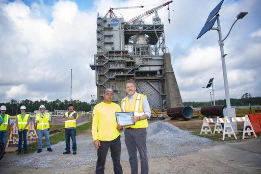 NASA Stennis Leaders Recognize Employees for Working Safely