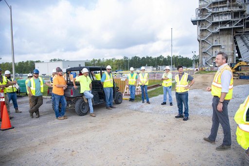 NASA Stennis Leaders Recognize Employees for Working Safely
