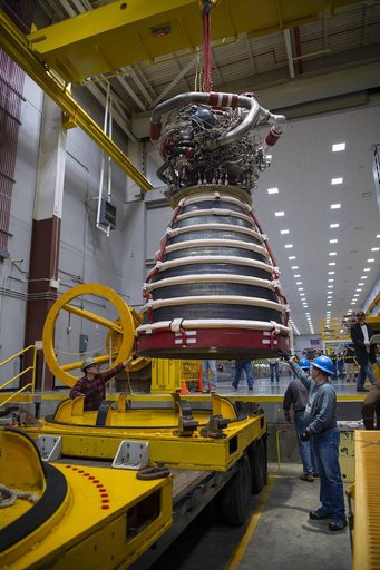 NASA Stennis Teams Install New Production RS-25 Engine for Upcoming Hot Fire