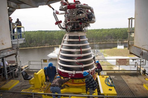 NASA Stennis Teams Install New Production RS-25 Engine for Upcoming Hot Fire