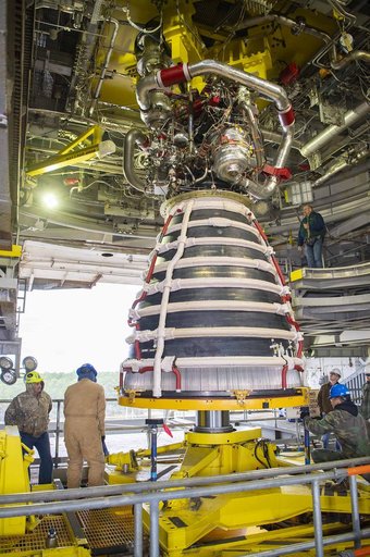 NASA Stennis Teams Install New Production RS-25 Engine for Upcoming Hot Fire