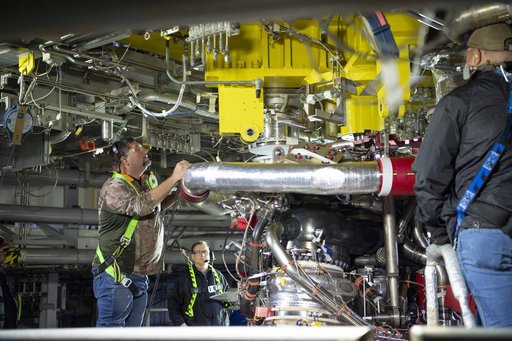 NASA Stennis Teams Install New Production RS-25 Engine for Upcoming Hot Fire