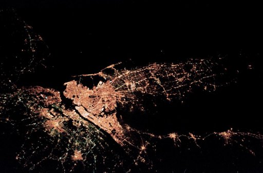 Night image of New York City as seen from STS-59 Endeavour